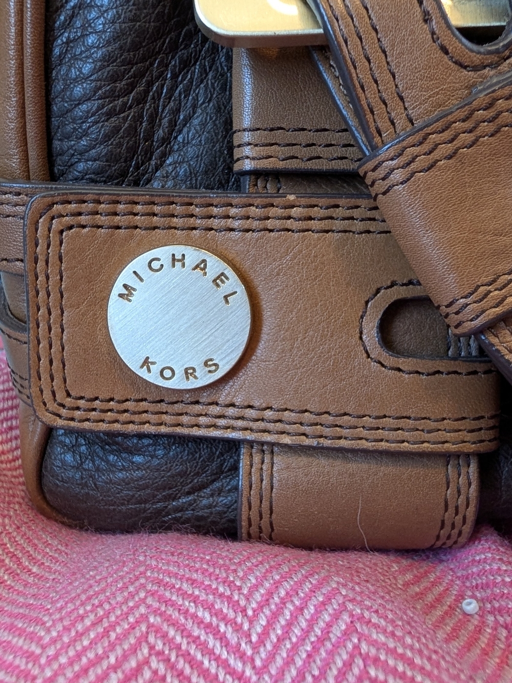 Michael Kors Leather Satchel Handbag in Dark Brown and Tan With Brass Detail - Picture 4 of 5